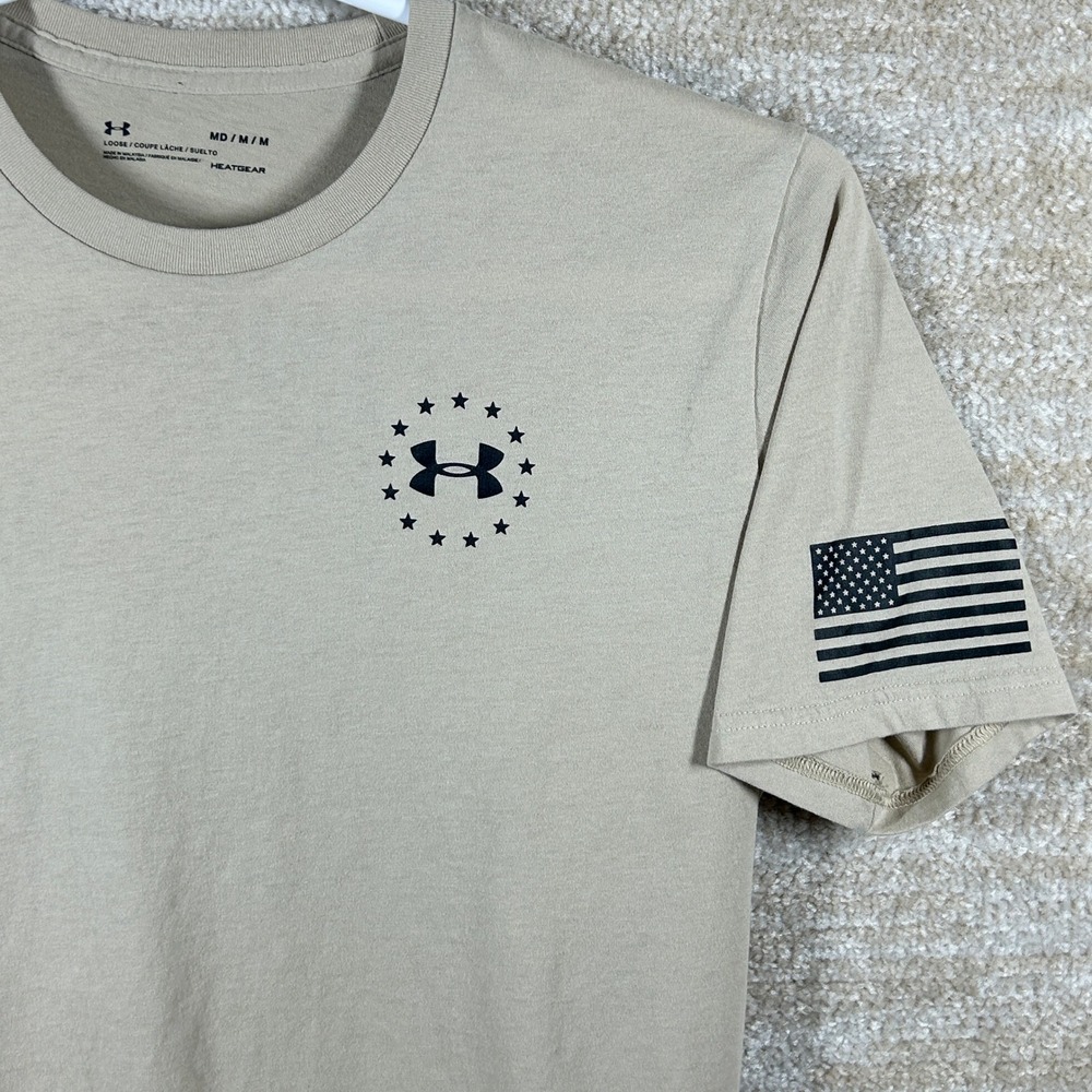 Under Armour Mens Gorpcore Freedom Flag Graphic T-Shirt Tan Medium Tactical Tee